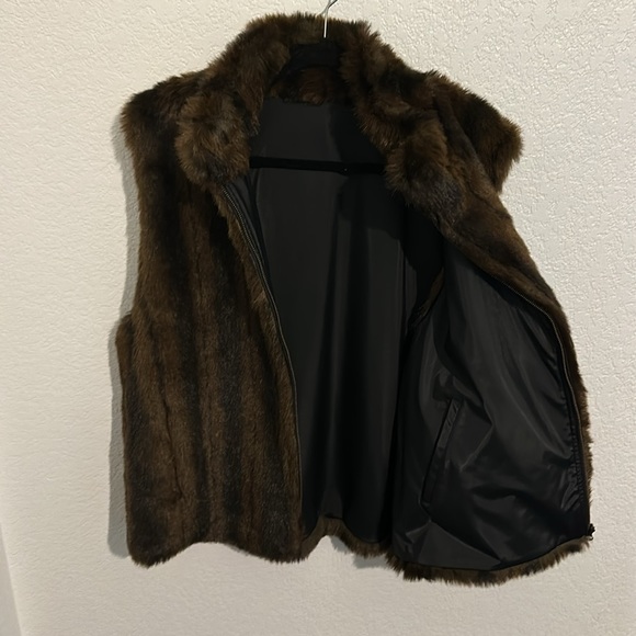 Vest - Picture 4 of 4